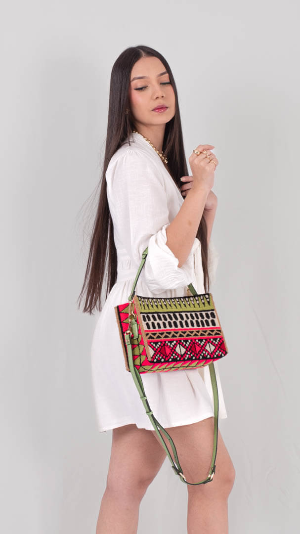 matilde wayuu bag square bag in green and red colors