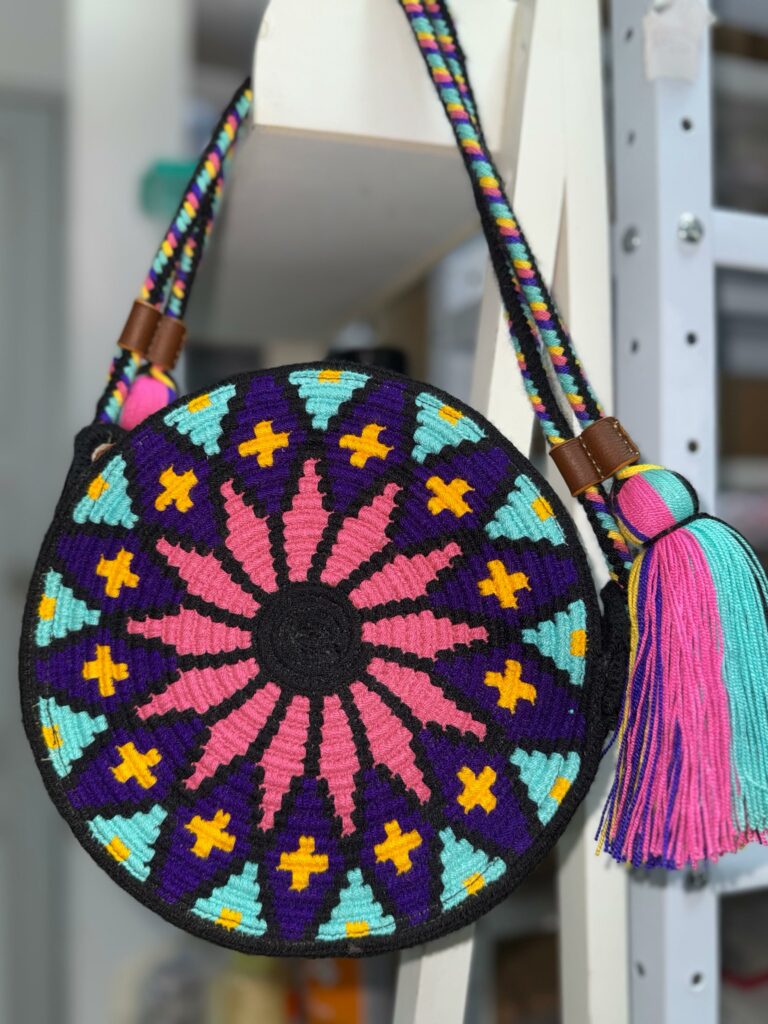 Finished Wayuu bag made with traditional Wayuu weaving techniques.